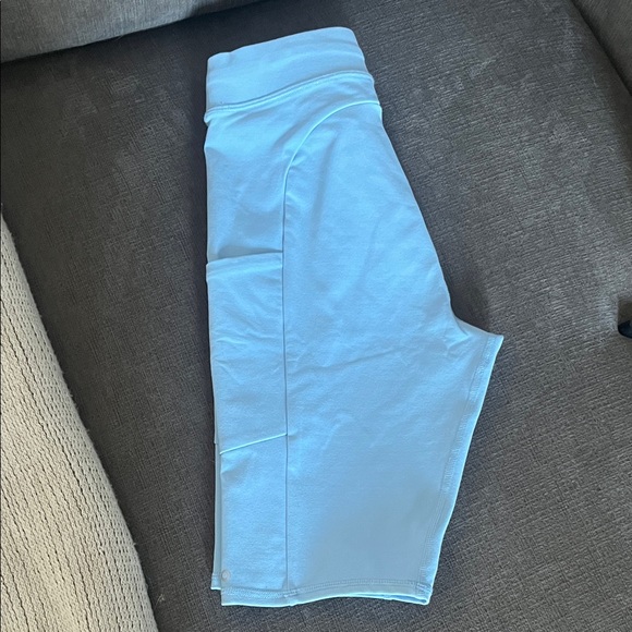 ALO Yoga Women's Light Blue Athletic Shorts - Picture 3 of 4